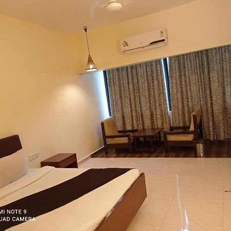 Hotel Lions Den Lonavala Exterior foto